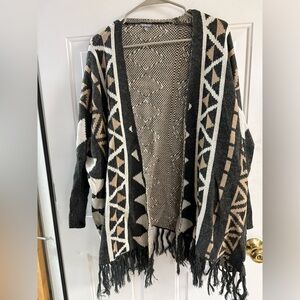 Charlotte Russe Black and Cream Geometric Cardigan